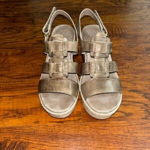 Antelope 859 Metallic Taupe 3-inch Platform Slingback Wedges Women’s 39 (7.5)